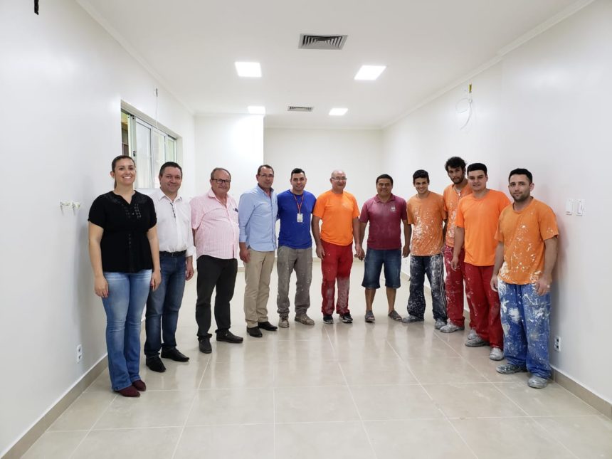 Provedor Dotto apresenta conclusão das instalações físicas do “Centro de Oncologia” ao prefeito Rossano e ao Secretário de Saúde Dr. Coirolo Provedor Dotto apresenta conclusão das instalações físicas do “Centro de Oncologia” ao prefeito Rossano e ao Secretário de Saúde Dr. Coirolo