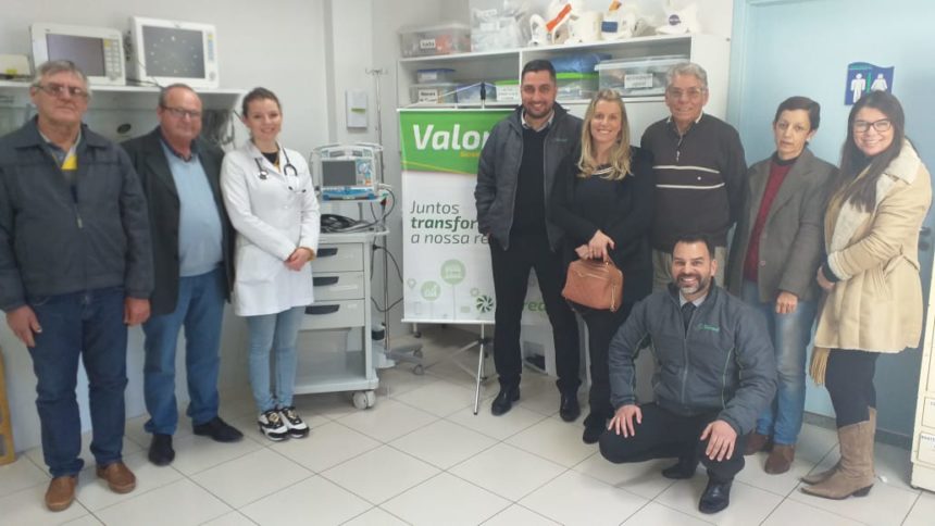 Projeto Sicredi – Valor “S” viabiliza aquisição de Cardioversor/Desfibrilador para o PA 24 hs da Santa Casa Projeto Sicredi – Valor “S” viabiliza aquisição de Cardioversor/Desfibrilador para o PA 24 hs da Santa Casa