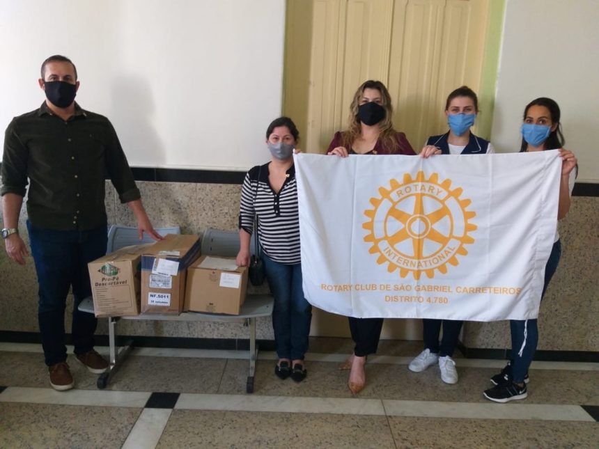Santa Casa recebe doação de máscaras, proprés, aventais e luvas do Rotary Club de São Gabriel -Carreteiros Santa Casa recebe doação de máscaras, proprés, aventais e luvas do Rotary Club de São Gabriel -Carreteiros