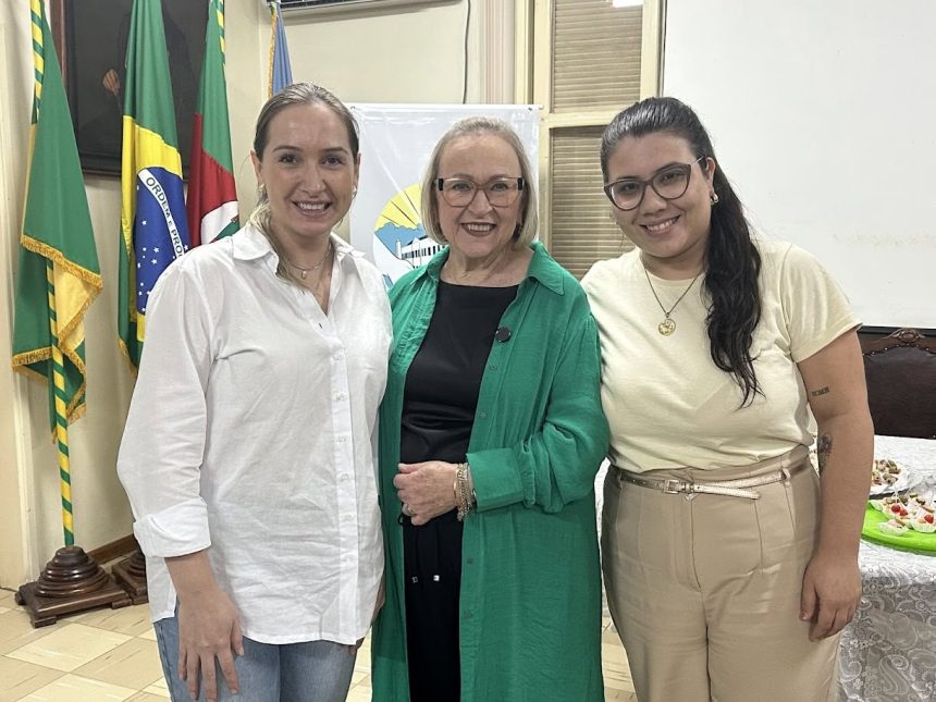 Ex-secretária estadual de Saúde, Arita Bergmann, visita Santa Casa de São Gabriel e recebe homenagem